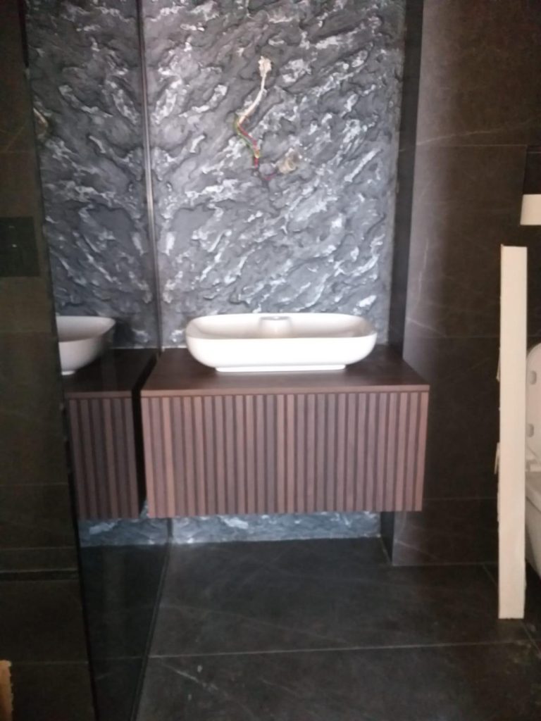 Lavoar Suspendat Riflat cu Vas Oval